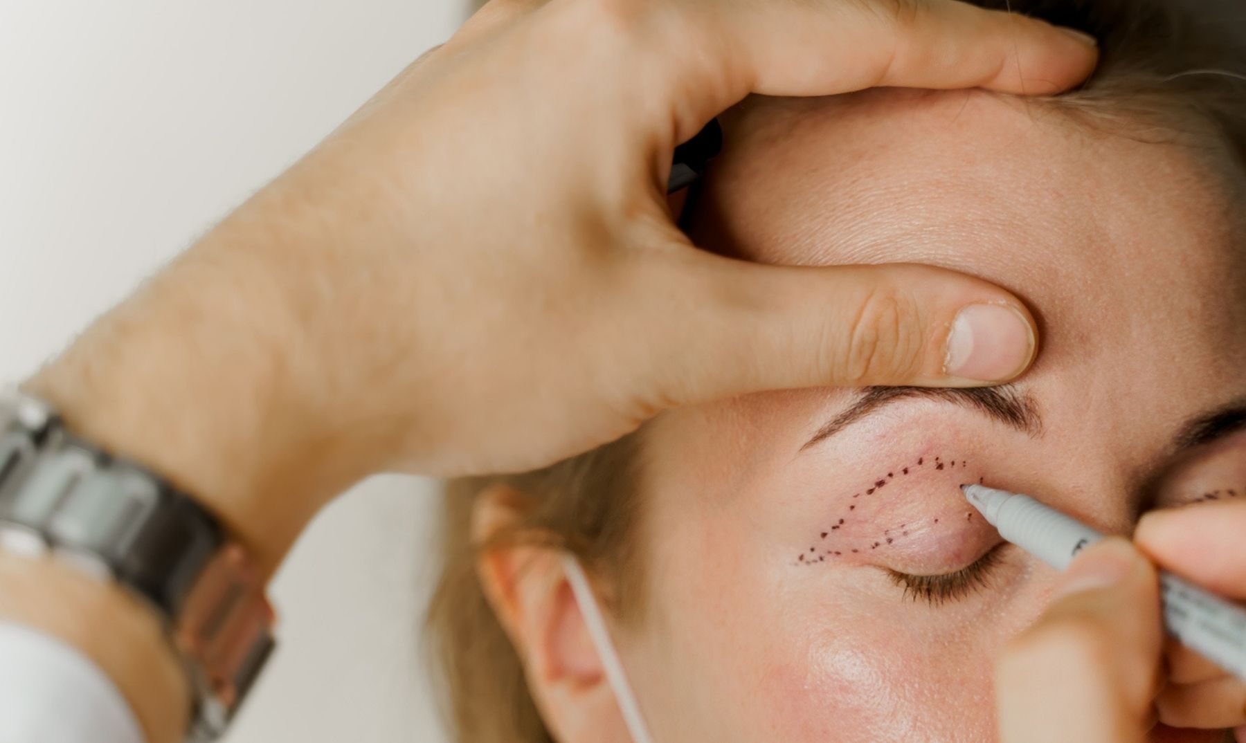 eyelid surgeons in Cayman